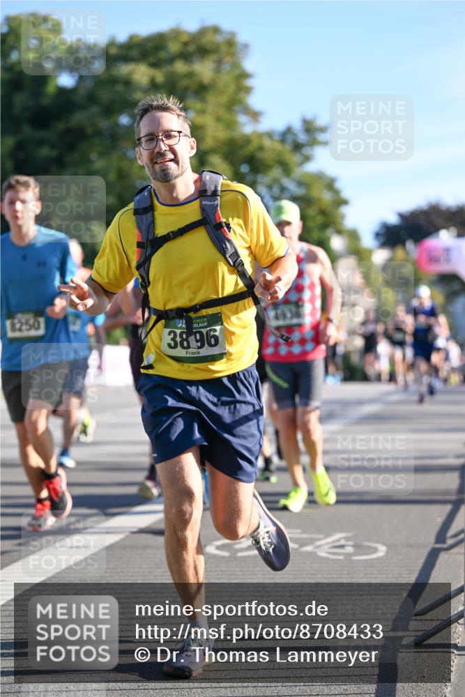 07.09.2025 - BARMER Alsterlauf Dr. Thomas Lammeyer http://msf.ph/oto/8708433 07.09.2025 09:30:43 Laufen 8250, 3896 meine-sportfotos.de