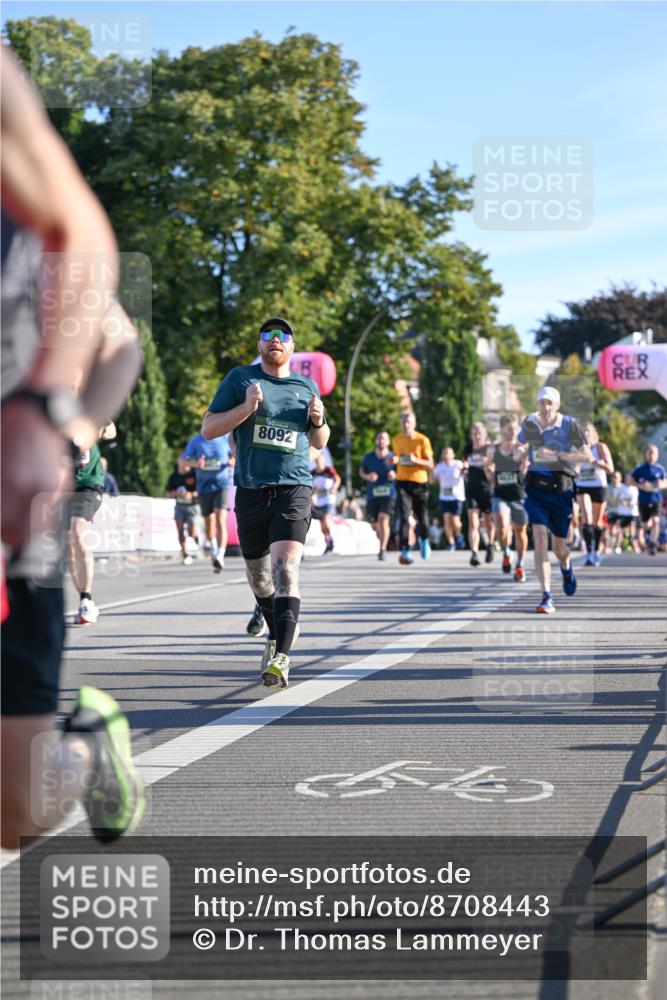 07.09.2025 - BARMER Alsterlauf Dr. Thomas Lammeyer http://msf.ph/oto/8708443 07.09.2025 09:30:46 Laufen 8092 meine-sportfotos.de