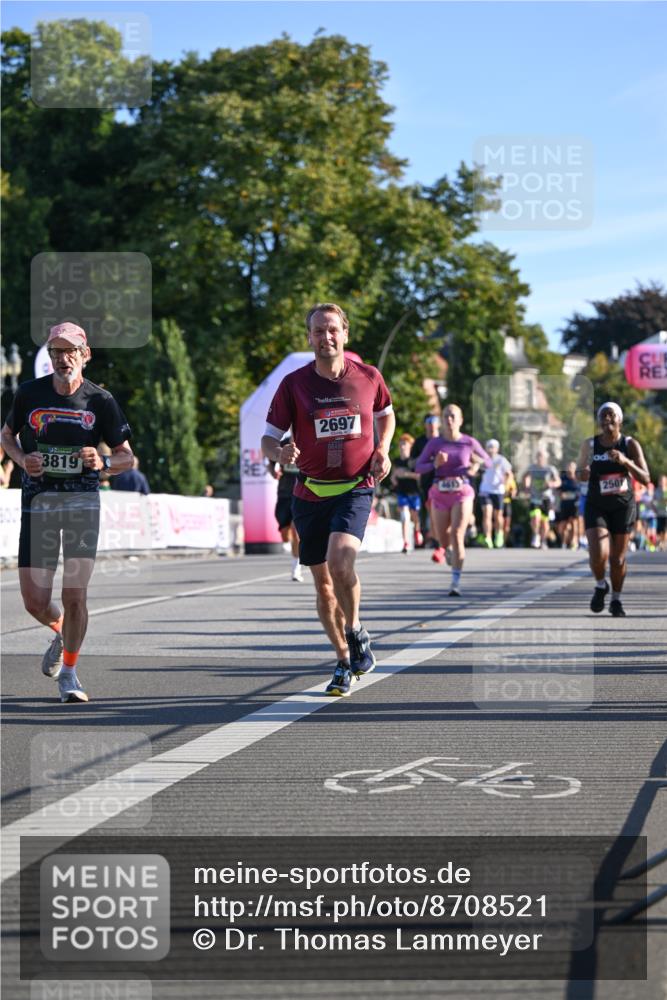 07.09.2025 - BARMER Alsterlauf Dr. Thomas Lammeyer http://msf.ph/oto/8708521 07.09.2025 09:31:00 Laufen 3819, 2697, 250 meine-sportfotos.de