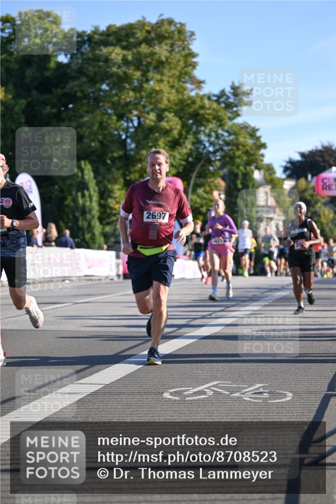 07.09.2025 - BARMER Alsterlauf Dr. Thomas Lammeyer http://msf.ph/oto/8708523 07.09.2025 09:31:01 Laufen 2697 meine-sportfotos.de