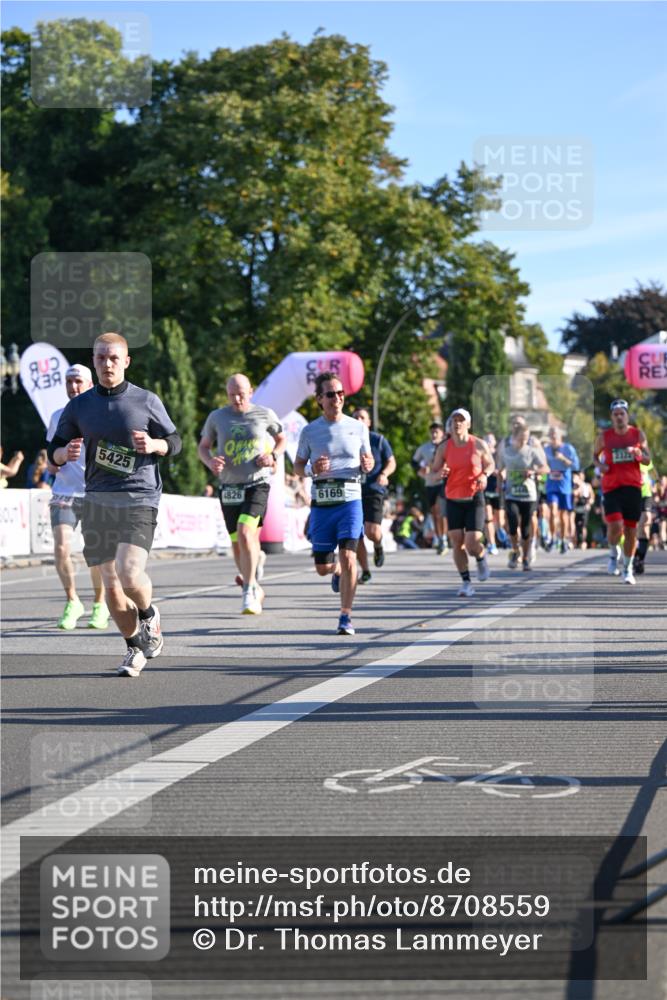 07.09.2025 - BARMER Alsterlauf Dr. Thomas Lammeyer http://msf.ph/oto/8708559 07.09.2025 09:31:07 Laufen 5425, 4826, 6169 meine-sportfotos.de