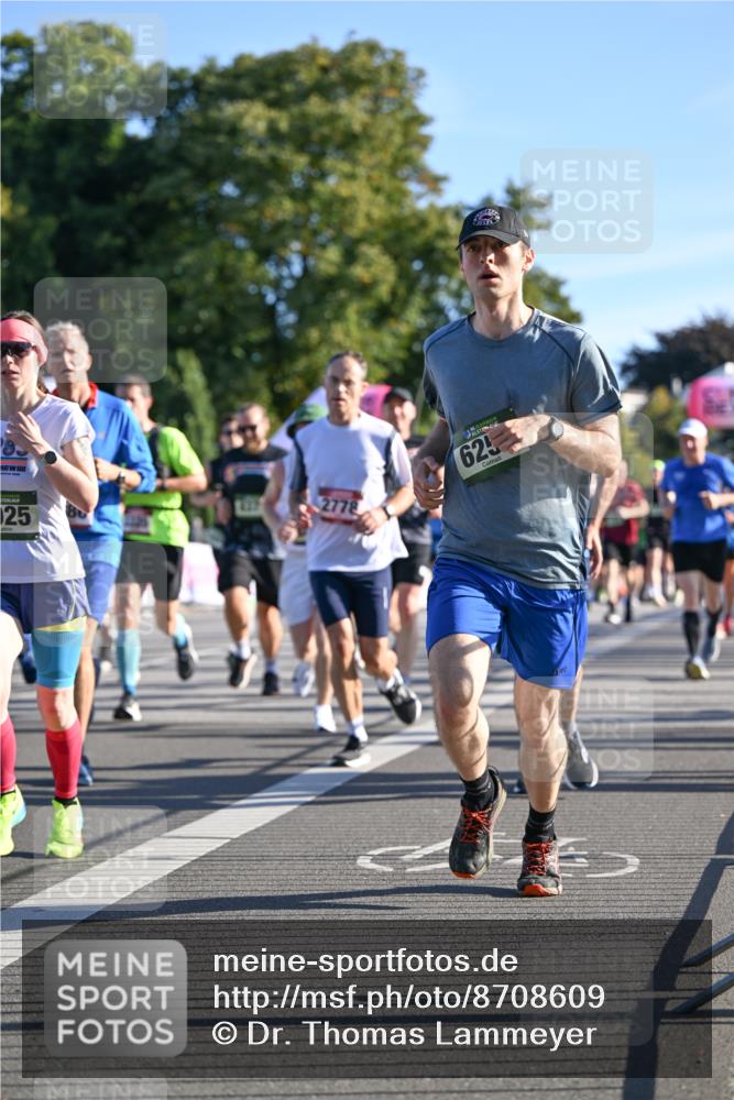 07.09.2025 - BARMER Alsterlauf Dr. Thomas Lammeyer http://msf.ph/oto/8708609 07.09.2025 09:31:15 Laufen 25, 2778, 625 meine-sportfotos.de