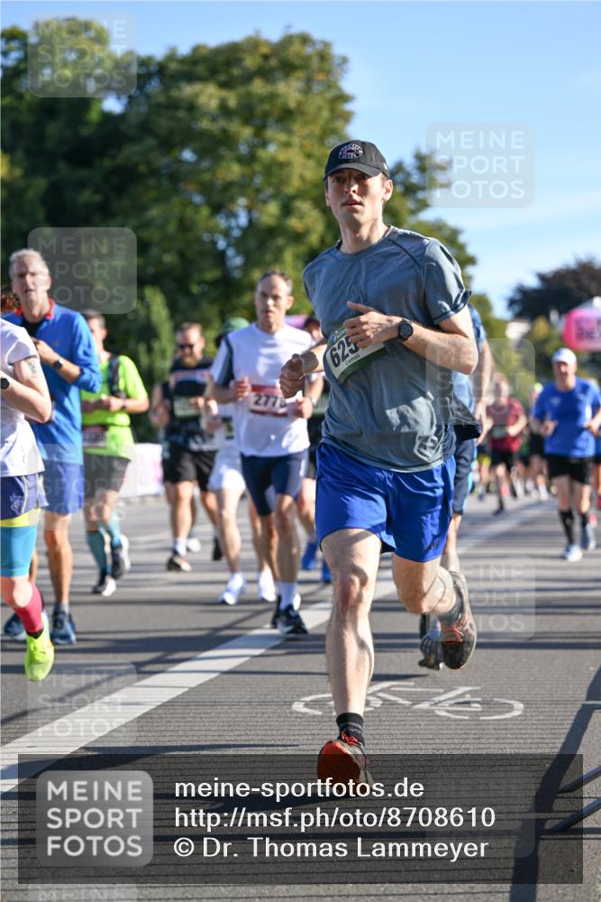 07.09.2025 - BARMER Alsterlauf Dr. Thomas Lammeyer http://msf.ph/oto/8708610 07.09.2025 09:31:15 Laufen 625 meine-sportfotos.de