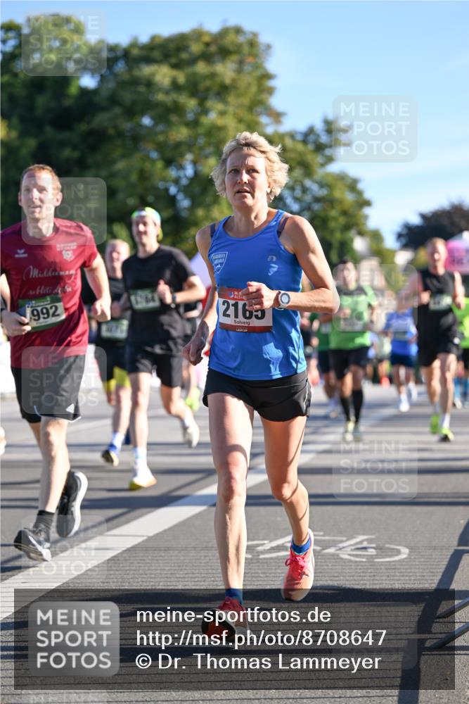 07.09.2025 - BARMER Alsterlauf Dr. Thomas Lammeyer http://msf.ph/oto/8708647 07.09.2025 09:31:22 Laufen 992, 2165 meine-sportfotos.de