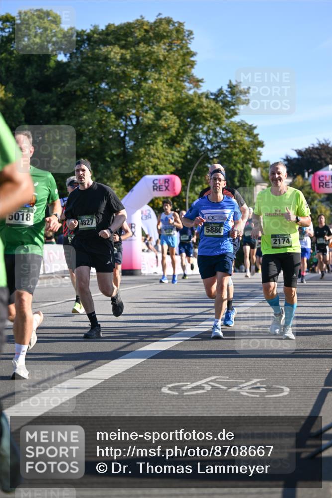 07.09.2025 - BARMER Alsterlauf Dr. Thomas Lammeyer http://msf.ph/oto/8708667 07.09.2025 09:31:25 Laufen 5018, 4827, 5880, 2174 meine-sportfotos.de