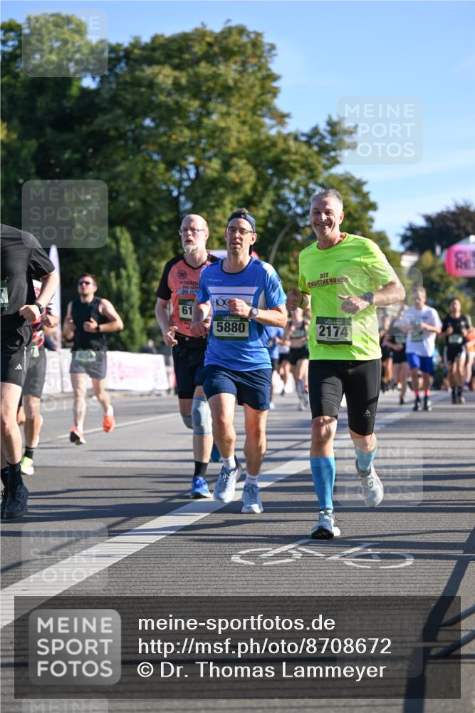 07.09.2025 - BARMER Alsterlauf Dr. Thomas Lammeyer http://msf.ph/oto/8708672 07.09.2025 09:31:26 Laufen 168, 61, 5880, 2174 meine-sportfotos.de