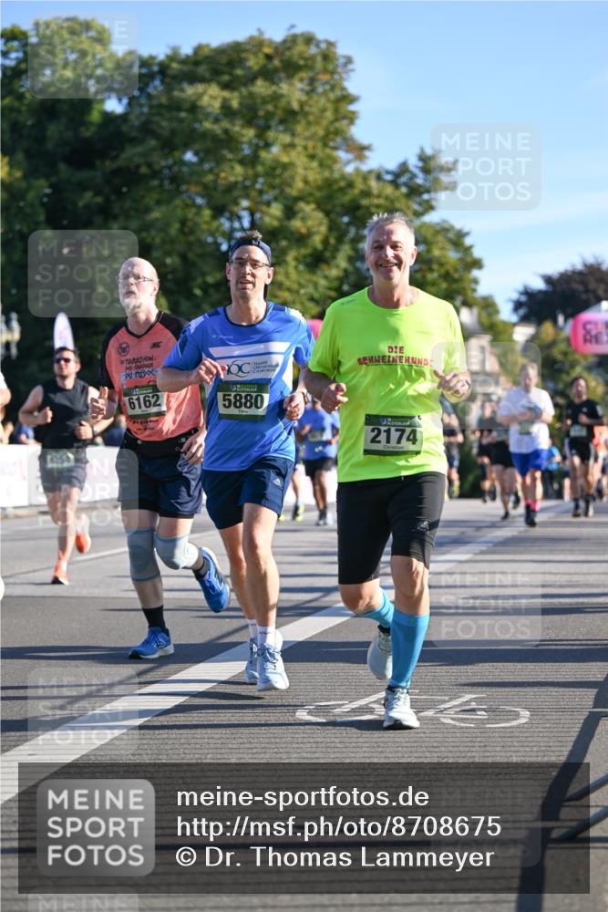 07.09.2025 - BARMER Alsterlauf Dr. Thomas Lammeyer http://msf.ph/oto/8708675 07.09.2025 09:31:27 Laufen 6162, 5880, 2174 meine-sportfotos.de