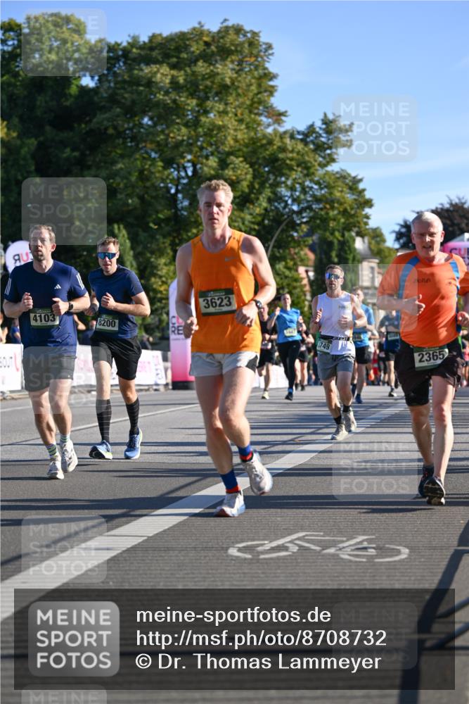 07.09.2025 - BARMER Alsterlauf Dr. Thomas Lammeyer http://msf.ph/oto/8708732 07.09.2025 09:31:36 Laufen 4103, 8200, 3623, 749, 2365 meine-sportfotos.de