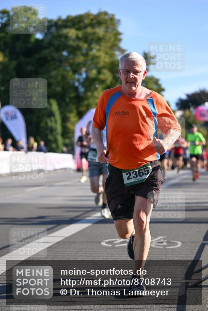 07.09.2025 - BARMER Alsterlauf Dr. Thomas Lammeyer http://msf.ph/oto/8708743 07.09.2025 09:31:37 Laufen 2365 meine-sportfotos.de