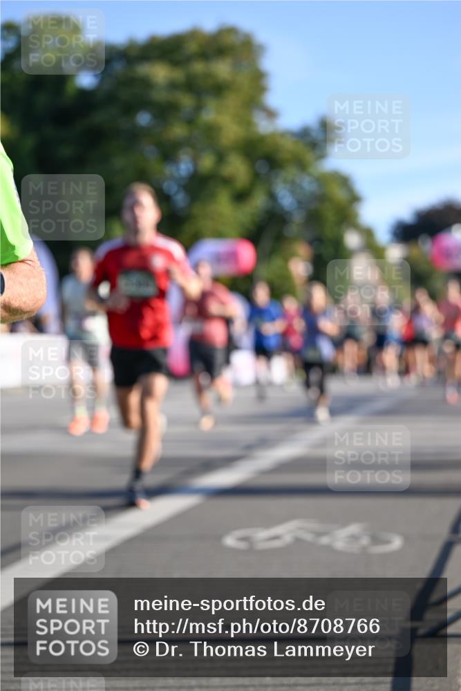 07.09.2025 - BARMER Alsterlauf Dr. Thomas Lammeyer http://msf.ph/oto/8708766 07.09.2025 09:31:44 Laufen  meine-sportfotos.de
