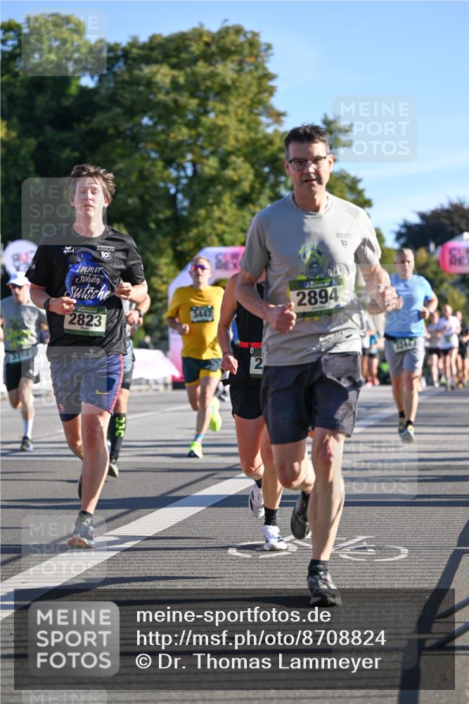 07.09.2025 - BARMER Alsterlauf Dr. Thomas Lammeyer http://msf.ph/oto/8708824 07.09.2025 09:31:53 Laufen 3314, 10, 2823, 2, 2894 meine-sportfotos.de