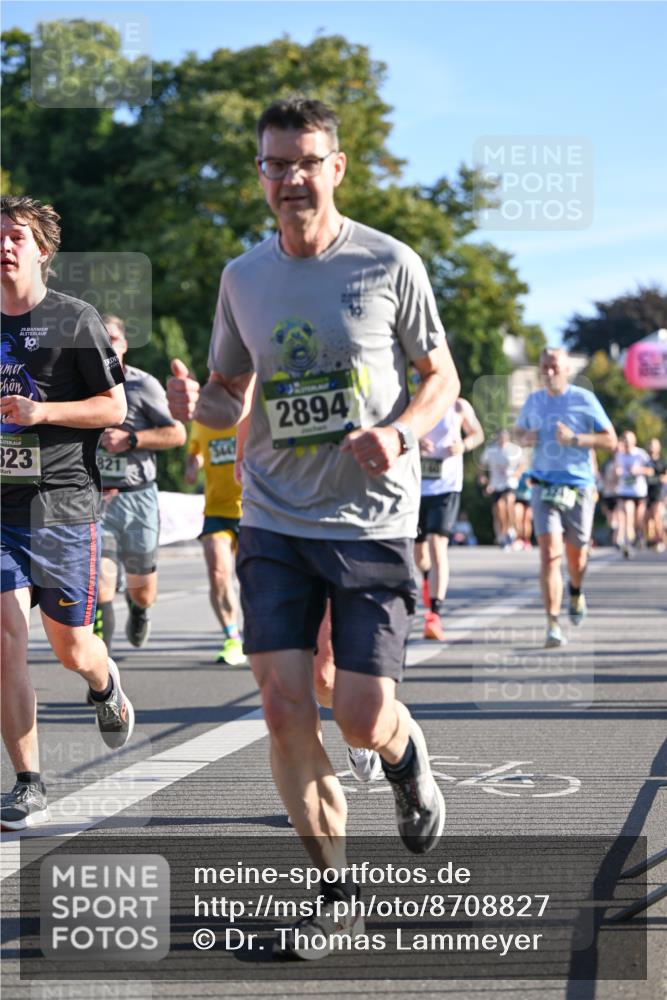 07.09.2025 - BARMER Alsterlauf Dr. Thomas Lammeyer http://msf.ph/oto/8708827 07.09.2025 09:31:54 Laufen 29, 10, 323, 821, 2894 meine-sportfotos.de