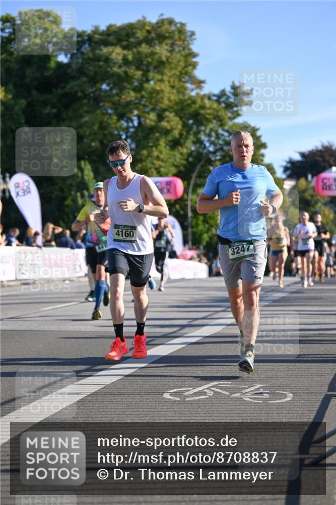 07.09.2025 - BARMER Alsterlauf Dr. Thomas Lammeyer http://msf.ph/oto/8708837 07.09.2025 09:31:55 Laufen 4160, 3247 meine-sportfotos.de
