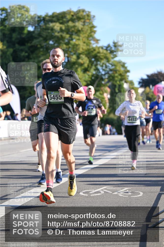 07.09.2025 - BARMER Alsterlauf Dr. Thomas Lammeyer http://msf.ph/oto/8708882 07.09.2025 09:32:03 Laufen 1, 5455, 4453 meine-sportfotos.de
