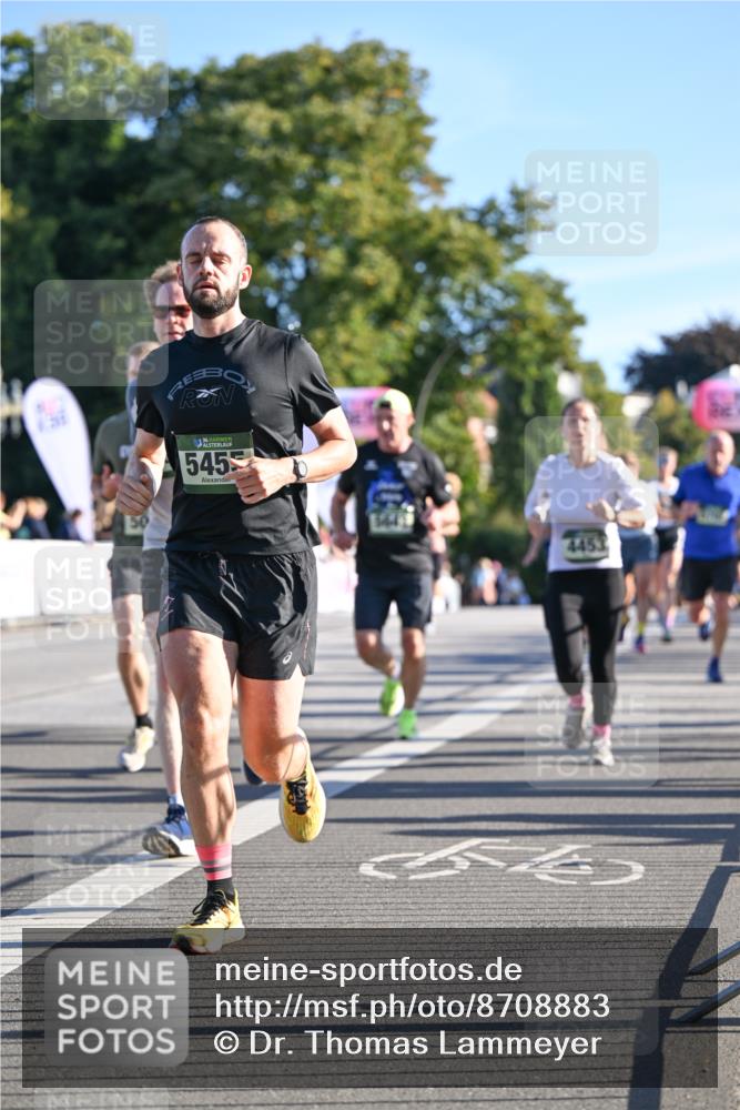 07.09.2025 - BARMER Alsterlauf Dr. Thomas Lammeyer http://msf.ph/oto/8708883 07.09.2025 09:32:03 Laufen 50, 5455, 4453 meine-sportfotos.de