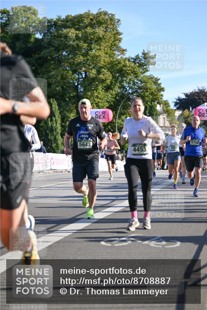 07.09.2025 - BARMER Alsterlauf Dr. Thomas Lammeyer http://msf.ph/oto/8708887 07.09.2025 09:32:03 Laufen 10, 5643, 5702, 4453, 5858 meine-sportfotos.de