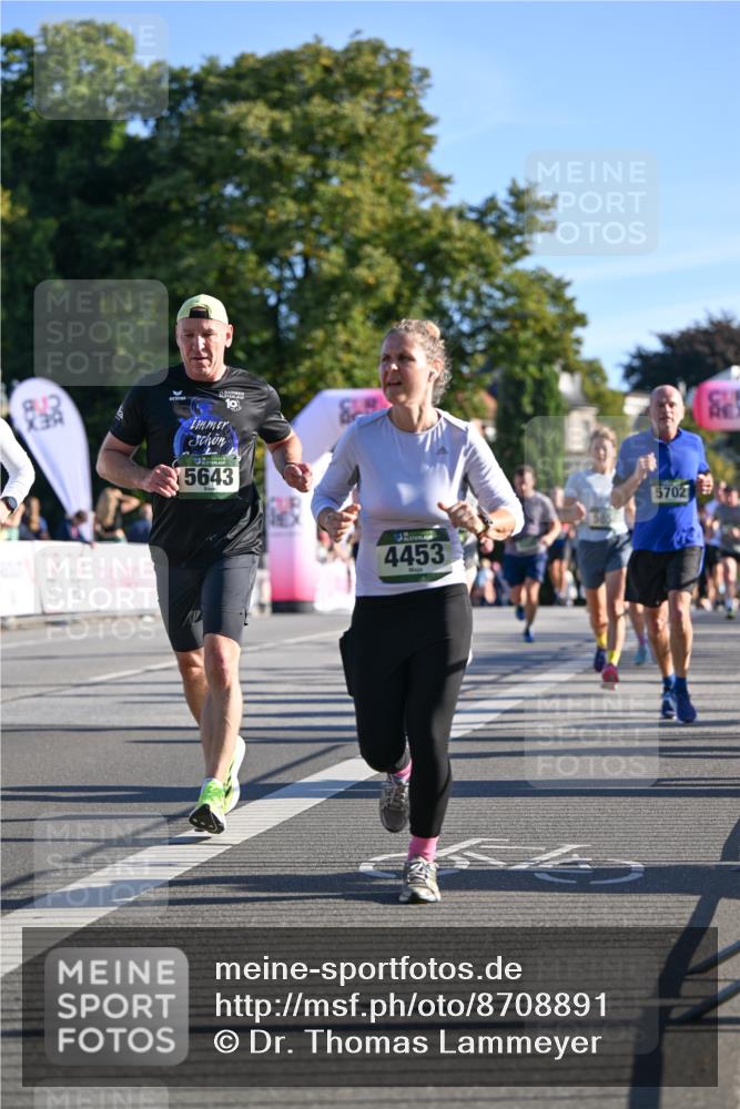 07.09.2025 - BARMER Alsterlauf Dr. Thomas Lammeyer http://msf.ph/oto/8708891 07.09.2025 09:32:04 Laufen 10, 5643, 4453, 5702 meine-sportfotos.de