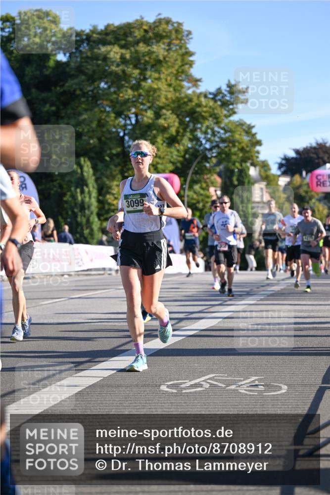 07.09.2025 - BARMER Alsterlauf Dr. Thomas Lammeyer http://msf.ph/oto/8708912 07.09.2025 09:32:07 Laufen 3099 meine-sportfotos.de