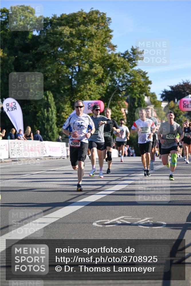 07.09.2025 - BARMER Alsterlauf Dr. Thomas Lammeyer http://msf.ph/oto/8708925 07.09.2025 09:32:09 Laufen 4300, 2776, 4848, 4275 meine-sportfotos.de