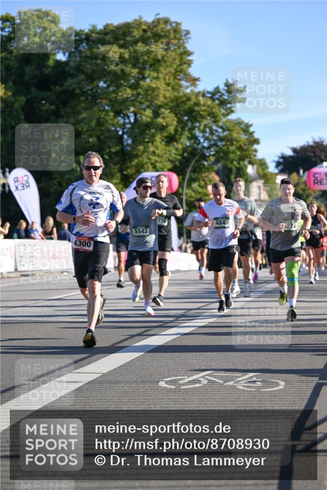 07.09.2025 - BARMER Alsterlauf Dr. Thomas Lammeyer http://msf.ph/oto/8708930 07.09.2025 09:32:10 Laufen 4300, 5543, 776, 4848, 275 meine-sportfotos.de