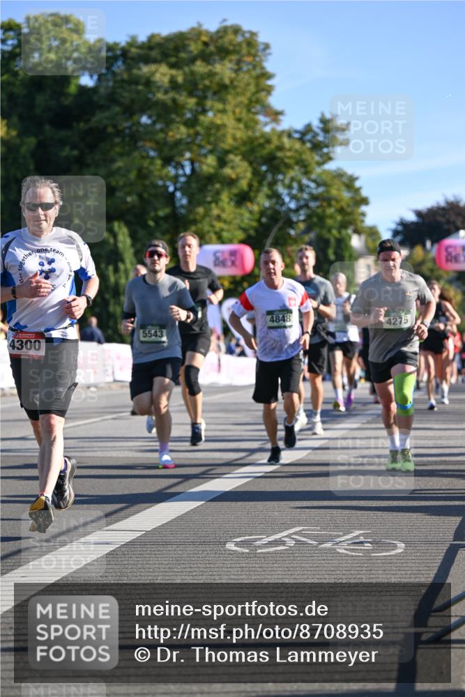 07.09.2025 - BARMER Alsterlauf Dr. Thomas Lammeyer http://msf.ph/oto/8708935 07.09.2025 09:32:11 Laufen 4300, 5543, 4848, 4275 meine-sportfotos.de
