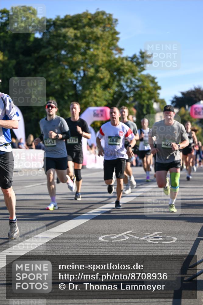 07.09.2025 - BARMER Alsterlauf Dr. Thomas Lammeyer http://msf.ph/oto/8708936 07.09.2025 09:32:11 Laufen 5543, 2776, 4848, 427 meine-sportfotos.de