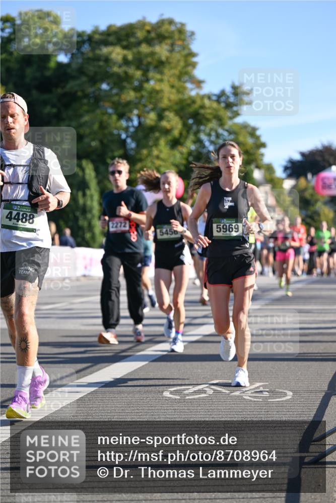 07.09.2025 - BARMER Alsterlauf Dr. Thomas Lammeyer http://msf.ph/oto/8708964 07.09.2025 09:32:15 Laufen 4488, 2272, 5456, 5969 meine-sportfotos.de