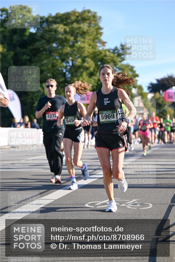 07.09.2025 - BARMER Alsterlauf Dr. Thomas Lammeyer http://msf.ph/oto/8708966 07.09.2025 09:32:15 Laufen 2272, 5456, 5969, 000 meine-sportfotos.de