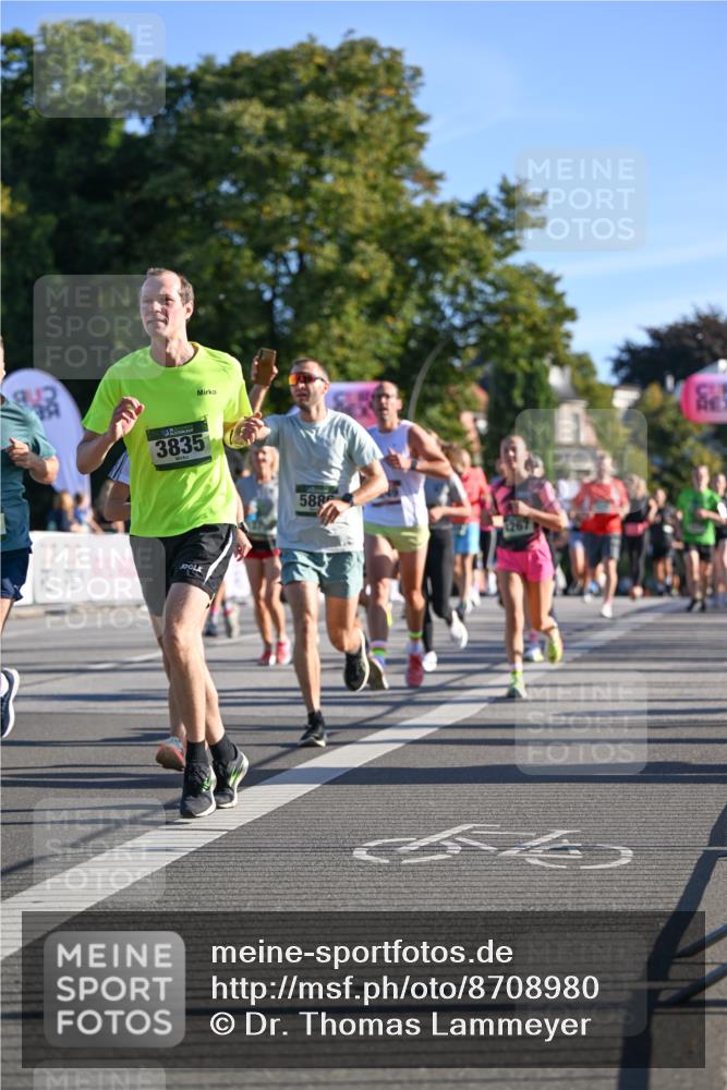 07.09.2025 - BARMER Alsterlauf Dr. Thomas Lammeyer http://msf.ph/oto/8708980 07.09.2025 09:32:17 Laufen 3835, 588, 1267 meine-sportfotos.de