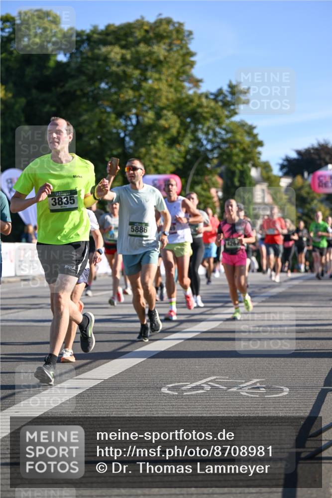 07.09.2025 - BARMER Alsterlauf Dr. Thomas Lammeyer http://msf.ph/oto/8708981 07.09.2025 09:32:18 Laufen 3835, 5886 meine-sportfotos.de