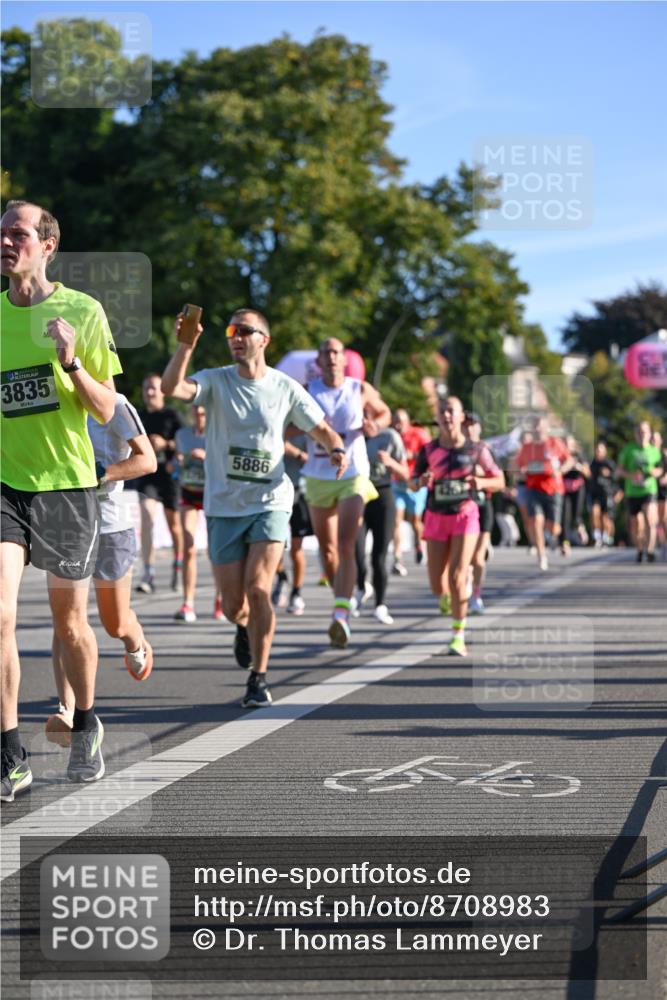 07.09.2025 - BARMER Alsterlauf Dr. Thomas Lammeyer http://msf.ph/oto/8708983 07.09.2025 09:32:18 Laufen 3835, 5886 meine-sportfotos.de
