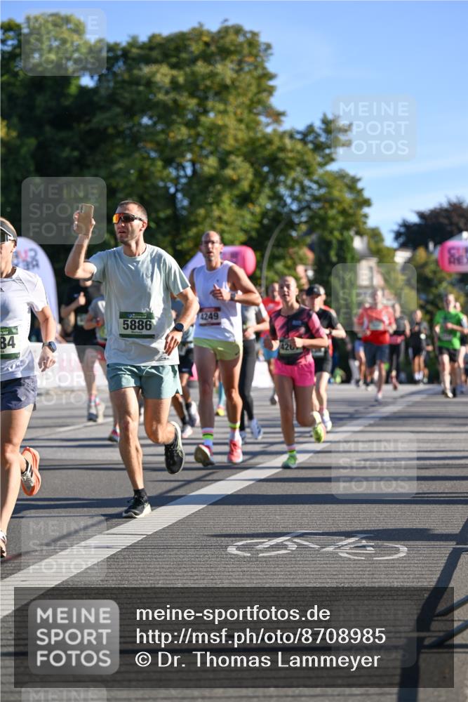 07.09.2025 - BARMER Alsterlauf Dr. Thomas Lammeyer http://msf.ph/oto/8708985 07.09.2025 09:32:18 Laufen 84, 5886, 4249 meine-sportfotos.de