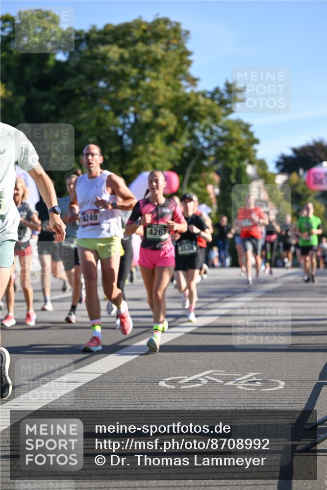 07.09.2025 - BARMER Alsterlauf Dr. Thomas Lammeyer http://msf.ph/oto/8708992 07.09.2025 09:32:19 Laufen 4249, 42676 meine-sportfotos.de