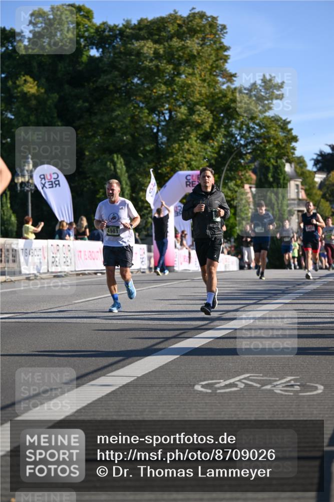 07.09.2025 - BARMER Alsterlauf Dr. Thomas Lammeyer http://msf.ph/oto/8709026 07.09.2025 09:32:27 Laufen 4981, 2451, 34 meine-sportfotos.de