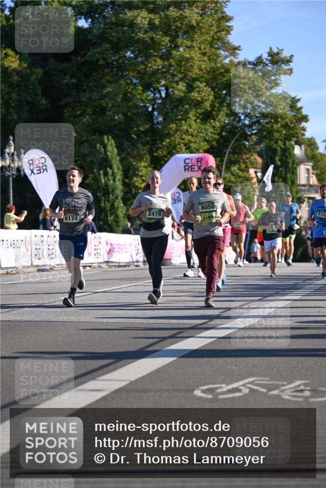 07.09.2025 - BARMER Alsterlauf Dr. Thomas Lammeyer http://msf.ph/oto/8709056 07.09.2025 09:32:34 Laufen 8050, 2419, 5742, 8174 meine-sportfotos.de