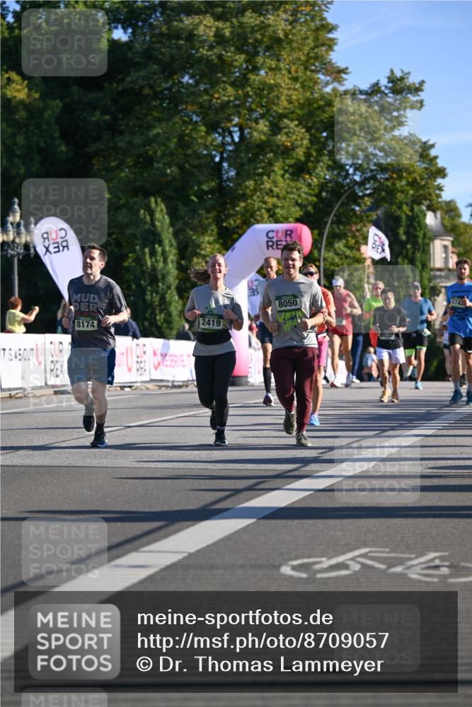 07.09.2025 - BARMER Alsterlauf Dr. Thomas Lammeyer http://msf.ph/oto/8709057 07.09.2025 09:32:34 Laufen 8174, 2419, 8050, 5742 meine-sportfotos.de