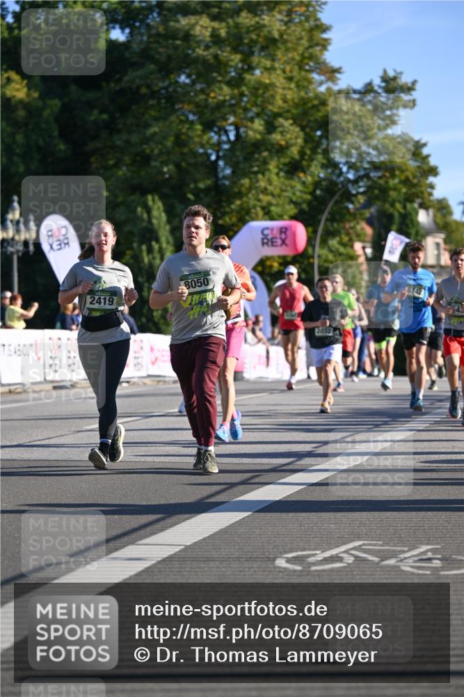07.09.2025 - BARMER Alsterlauf Dr. Thomas Lammeyer http://msf.ph/oto/8709065 07.09.2025 09:32:35 Laufen 2419, 8050 meine-sportfotos.de