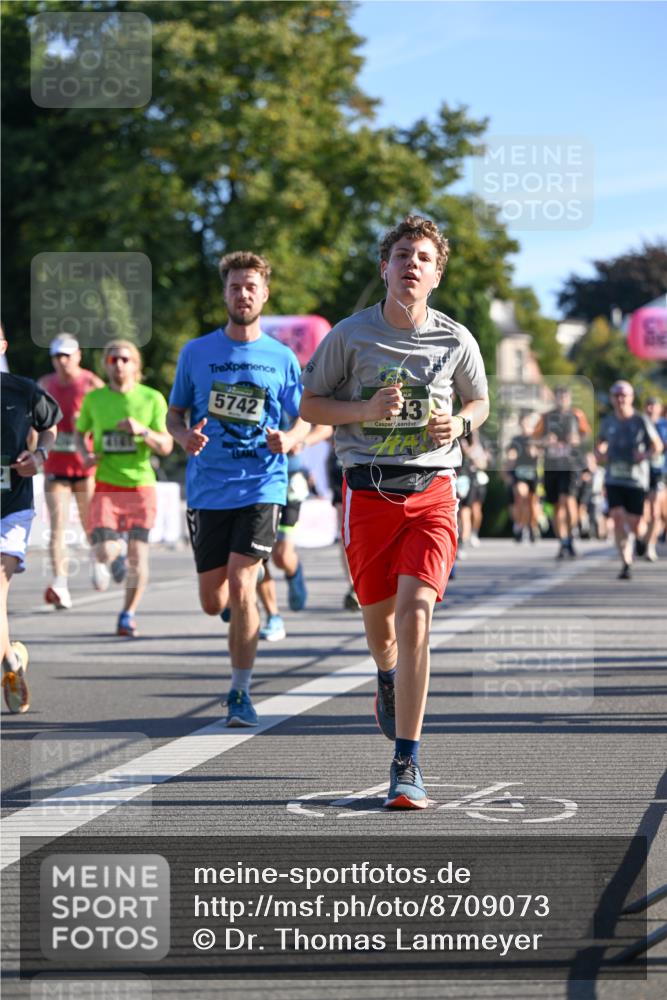 07.09.2025 - BARMER Alsterlauf Dr. Thomas Lammeyer http://msf.ph/oto/8709073 07.09.2025 09:32:39 Laufen 5742, 43 meine-sportfotos.de