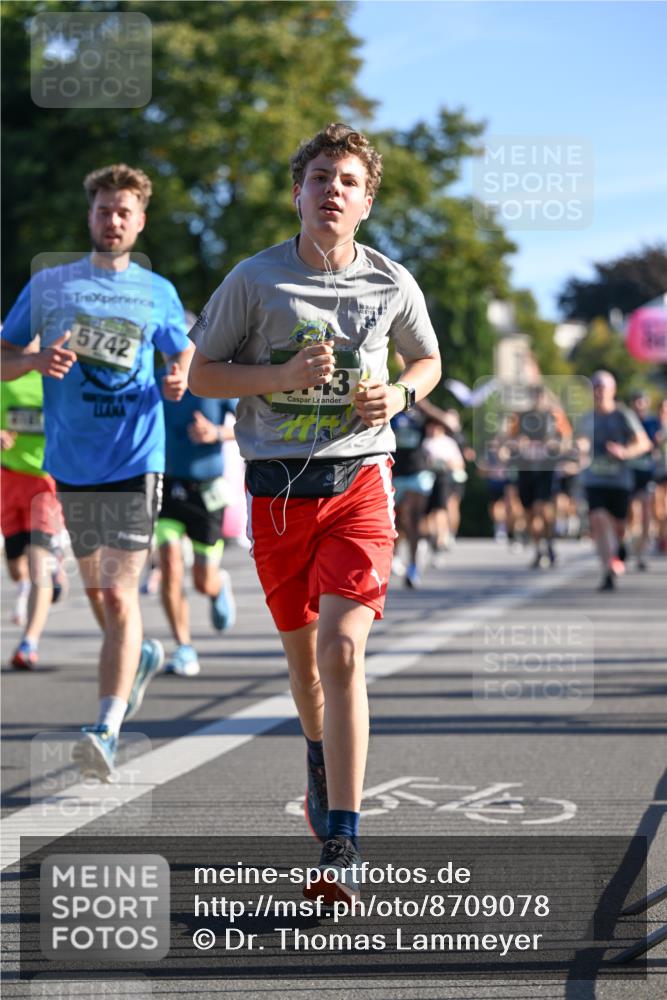 07.09.2025 - BARMER Alsterlauf Dr. Thomas Lammeyer http://msf.ph/oto/8709078 07.09.2025 09:32:39 Laufen 5742, 13 meine-sportfotos.de