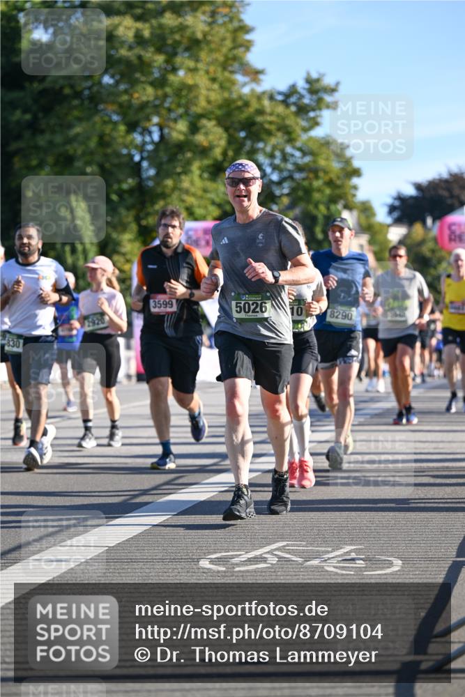 07.09.2025 - BARMER Alsterlauf Dr. Thomas Lammeyer http://msf.ph/oto/8709104 07.09.2025 09:32:43 Laufen 830, 2920, 3599, 5026, 10, 8290 meine-sportfotos.de