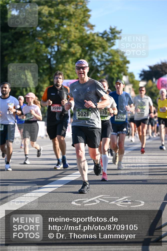 07.09.2025 - BARMER Alsterlauf Dr. Thomas Lammeyer http://msf.ph/oto/8709105 07.09.2025 09:32:44 Laufen 3599, 5026, 310, 8290 meine-sportfotos.de