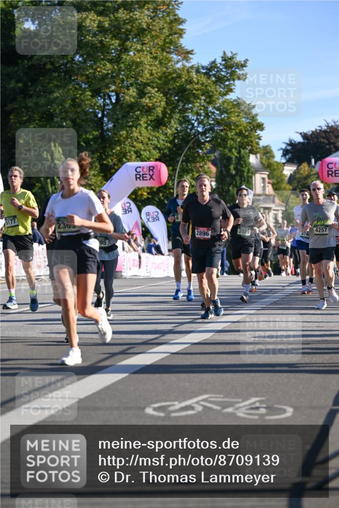 07.09.2025 - BARMER Alsterlauf Dr. Thomas Lammeyer http://msf.ph/oto/8709139 07.09.2025 09:32:49 Laufen 2365, 95, 8, 2896, 3589, 374, 4257, 7, 554 meine-sportfotos.de