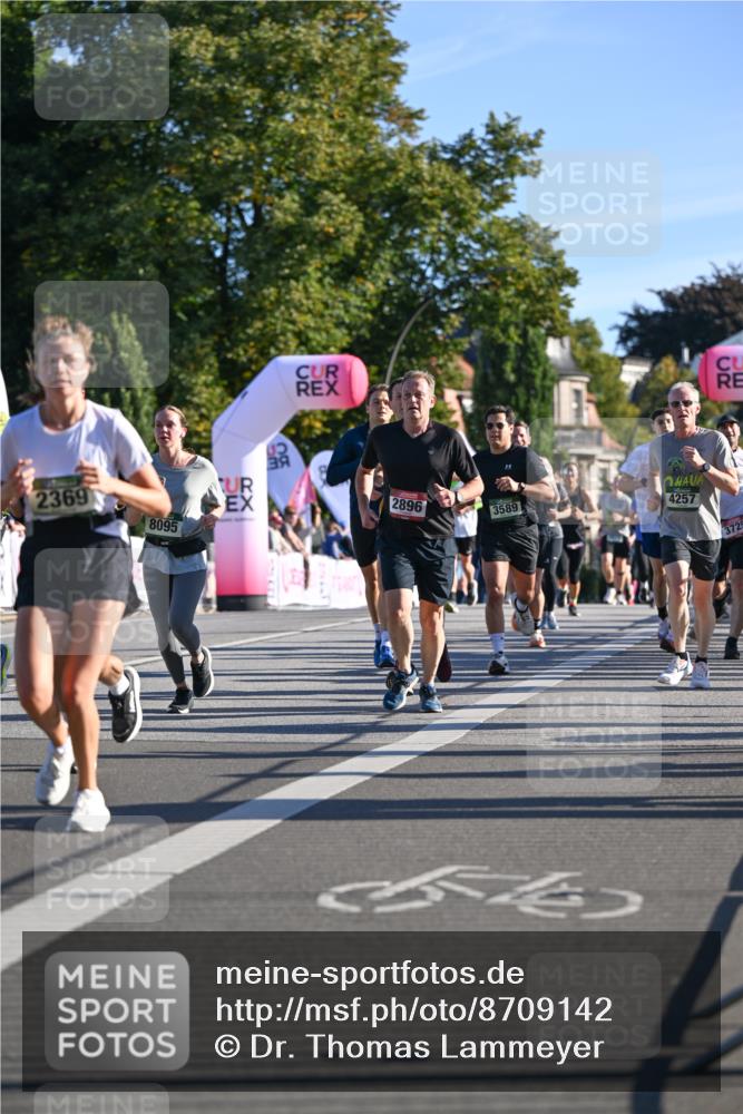 07.09.2025 - BARMER Alsterlauf Dr. Thomas Lammeyer http://msf.ph/oto/8709142 07.09.2025 09:32:49 Laufen 2369, 8095, 2896, 3589, 54, 4257, 3725 meine-sportfotos.de