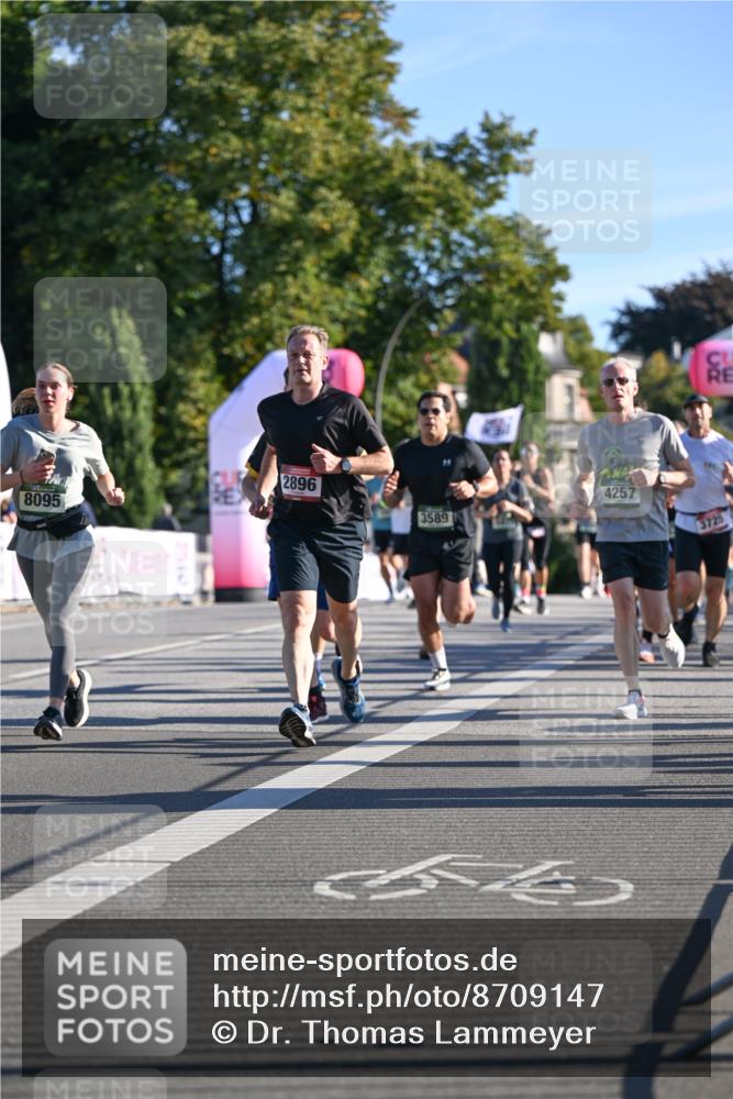 07.09.2025 - BARMER Alsterlauf Dr. Thomas Lammeyer http://msf.ph/oto/8709147 07.09.2025 09:32:50 Laufen 2896, 8095, 3589, 4257, 3725, 54 meine-sportfotos.de