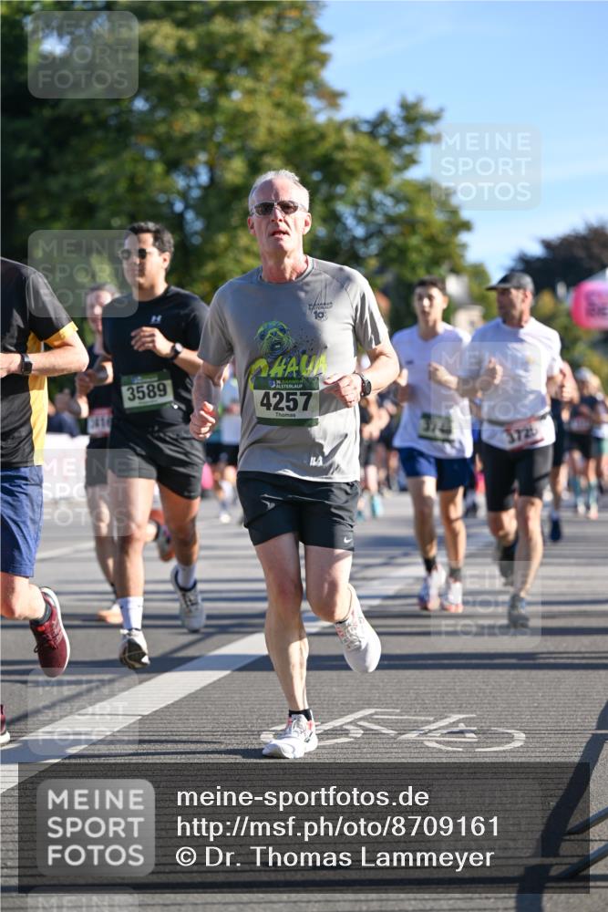 07.09.2025 - BARMER Alsterlauf Dr. Thomas Lammeyer http://msf.ph/oto/8709161 07.09.2025 09:32:52 Laufen 3589, 4257, 10, 374, 3725 meine-sportfotos.de