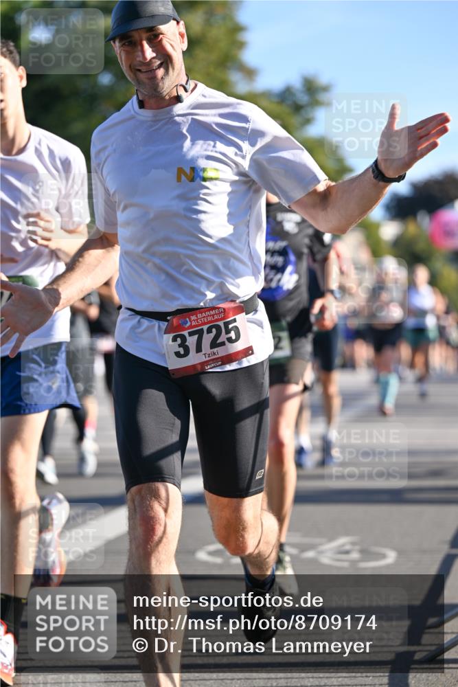 07.09.2025 - BARMER Alsterlauf Dr. Thomas Lammeyer http://msf.ph/oto/8709174 07.09.2025 09:32:55 Laufen 16, 36, 3725 meine-sportfotos.de