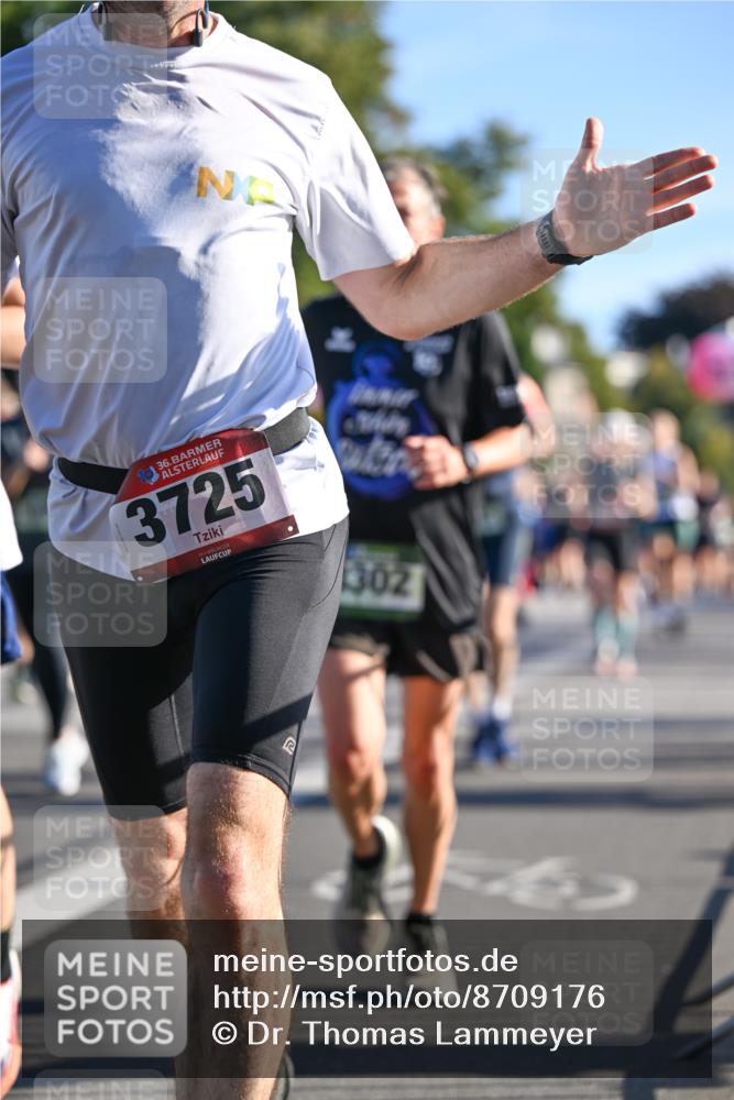 07.09.2025 - BARMER Alsterlauf Dr. Thomas Lammeyer http://msf.ph/oto/8709176 07.09.2025 09:32:55 Laufen 36, 3725, 2, 1302 meine-sportfotos.de
