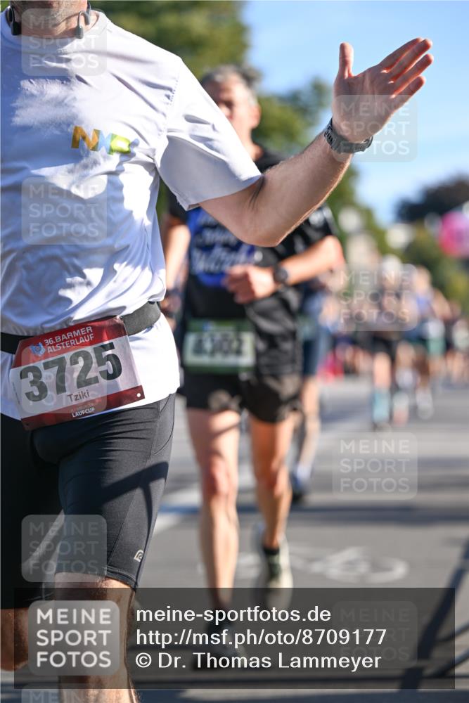 07.09.2025 - BARMER Alsterlauf Dr. Thomas Lammeyer http://msf.ph/oto/8709177 07.09.2025 09:32:56 Laufen 1036, 3725, 4302 meine-sportfotos.de
