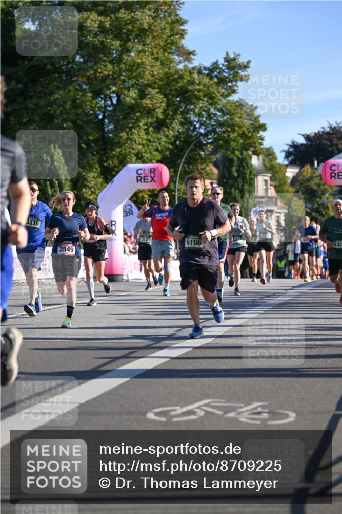 07.09.2025 - BARMER Alsterlauf Dr. Thomas Lammeyer http://msf.ph/oto/8709225 07.09.2025 09:33:03 Laufen 3330, 2549, 6106, 532, 554 meine-sportfotos.de