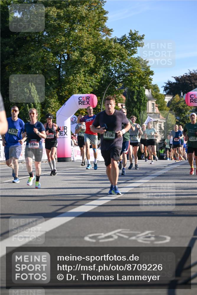 07.09.2025 - BARMER Alsterlauf Dr. Thomas Lammeyer http://msf.ph/oto/8709226 07.09.2025 09:33:04 Laufen 3330, 2549, 2445, 312, 6106, 5433, 6105, 2839, 5324, 654 meine-sportfotos.de